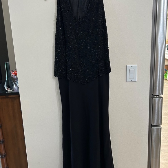 JKARA New York Black Beaded Bodice Form Fitted Evening Gown "Worn Once" - Picture 13 of 15